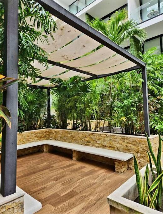 Stunning 1 Bdrm Condo Gym-Pool 10 Min To The Beach & Quinta Av Playa del Carmen Bagian luar foto